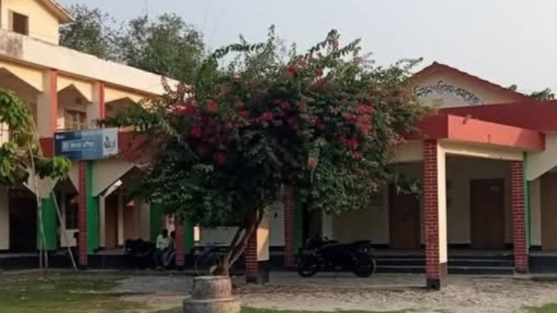 ডোমারে জন্মনিবন্ধন নিতে ঘুষ না দেয়ায় হয়রানির শিকার স্কুল শিক্ষিকা
