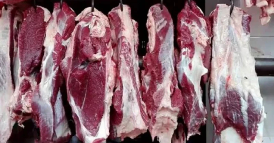 রাজারহাটে মরা গরু জবাই করে মাংস বিক্রির অভিযোগ