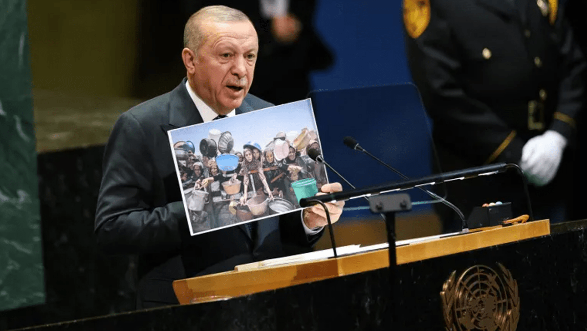 জাতিসংঘে গাজার ক্ষুধার্ত মানুষের ছবি দেখালেন এরদোয়ান