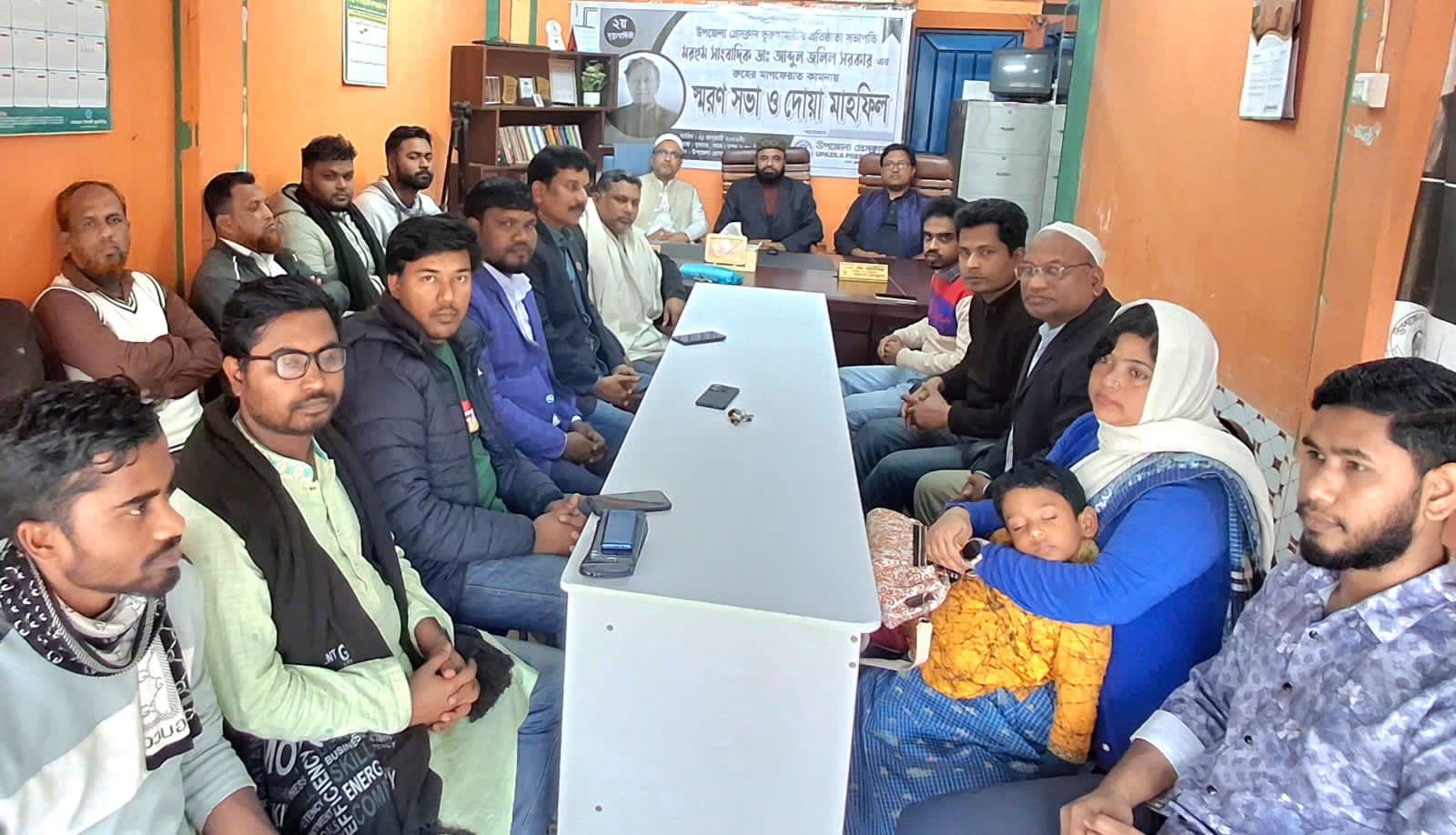 ভুরুঙ্গামারীতে প্রয়াত সাংবাদিক ডাঃ জলিল সরকার স্মরণে দোয়া মাহফিল অনুষ্ঠিত