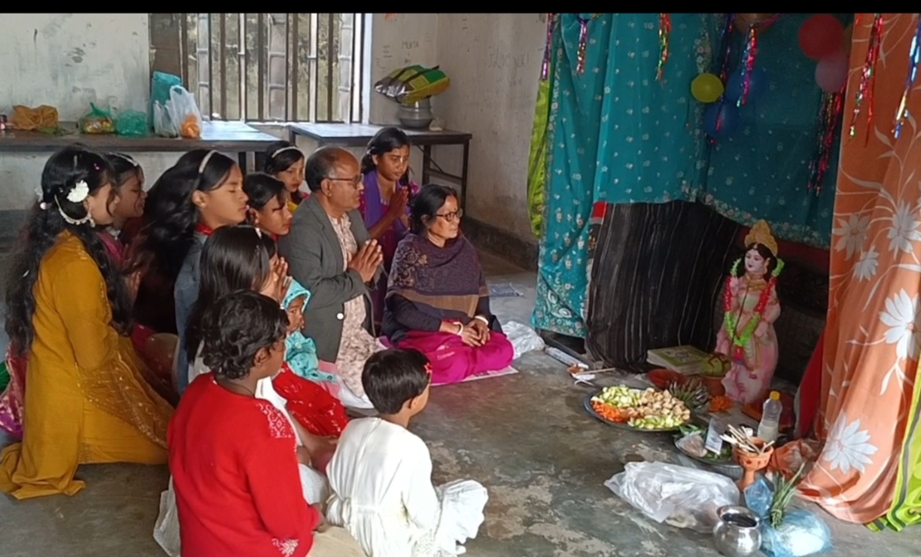 কাউনিয়া দ্বিমুখী উচ্চ বালিকা বিদ্যালয়ে সরস্বতী পূজা উদ্‌যাপন