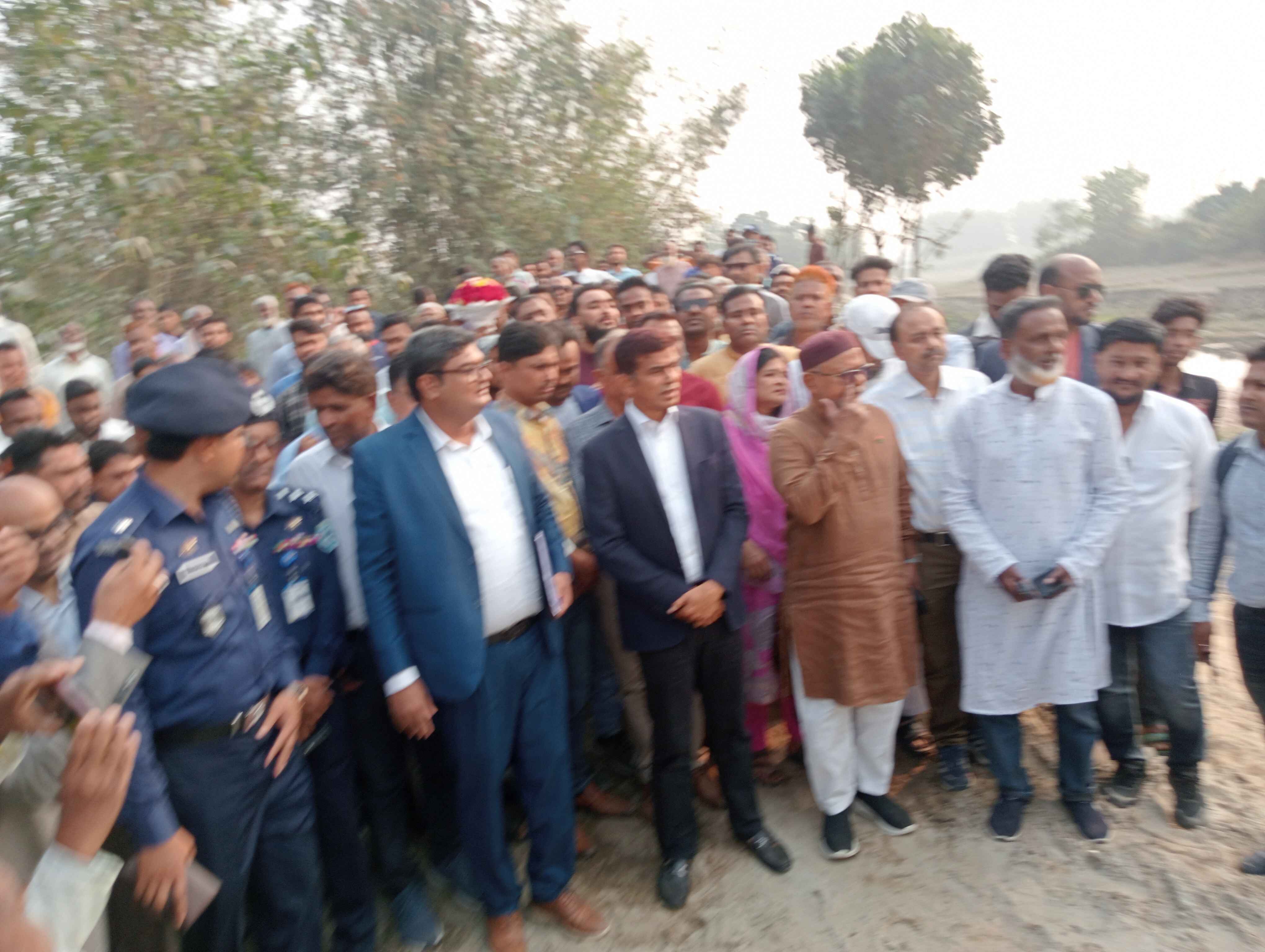 কাহারোলে খাল খনন ও নদী সংরক্ষণ কাজ  পরিদর্শন করেন -প্রতিমন্ত্রী ফরহাদ হোসেন আজাদ