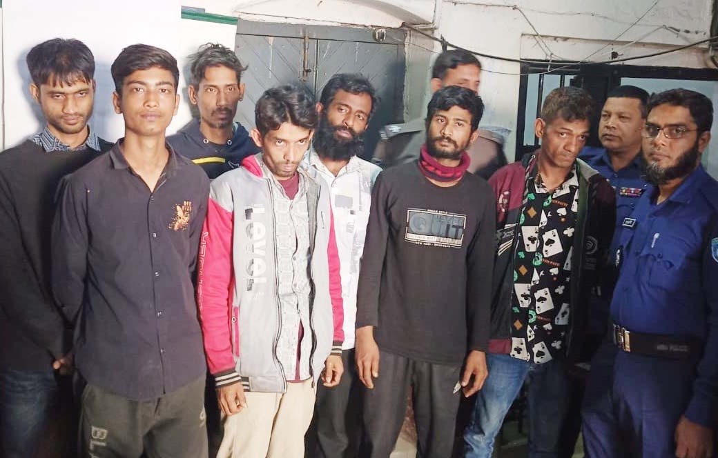 পার্বতীপুরে ৭ মাদকসেবীকে ভ্রাম্যমাণ আদালতে কারাদণ্ড ও জরিমানা