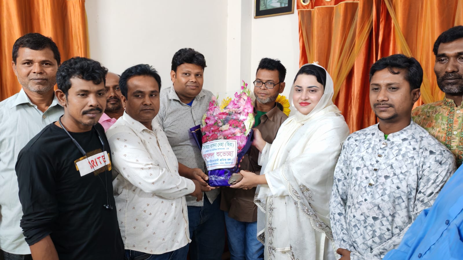 দিনাজপুর জেলা বিএনপির সাংগঠনিক সম্পাদক হাসনা হেনা হীরার সাথে শেখপুরা শ্রমিক দলের সাক্ষাৎ