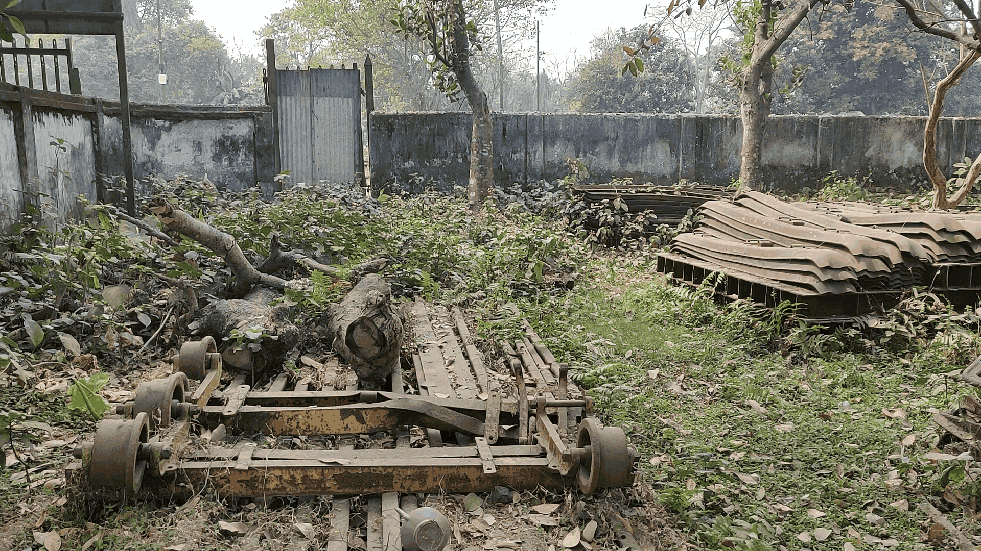 হিলি রেলস্টেশন থেকে পিডব্লিউ অফিস সরানোর ঘটনায় ক্ষোভ, উন্নয়ন থমকে যাওয়ার আশঙ্কা