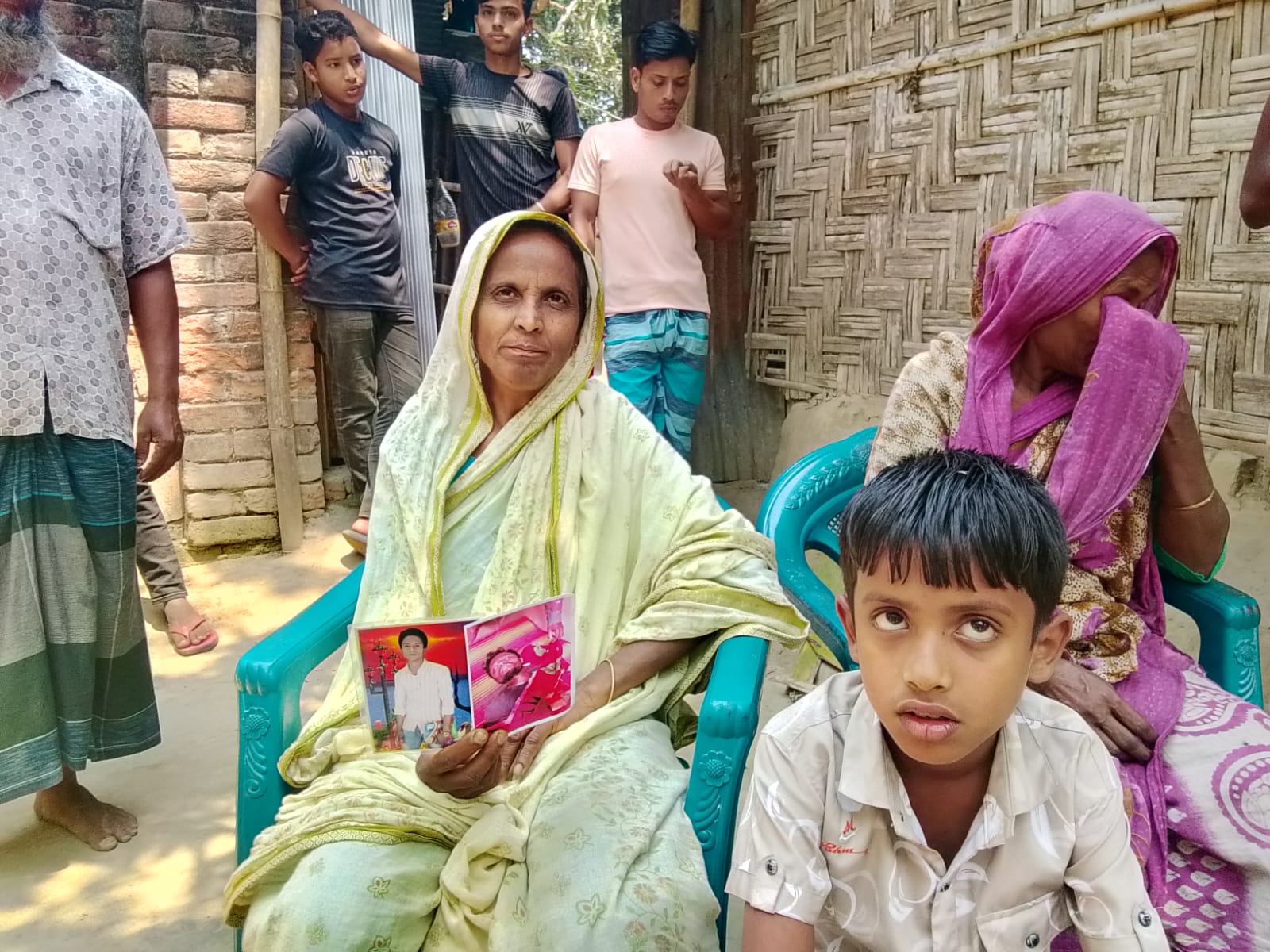 দিনাজপুরে পরকিয়ার জেরে হত্যাকাণ্ডের সাথে জড়িতদের উপযুক্ত বিচারের দাবি