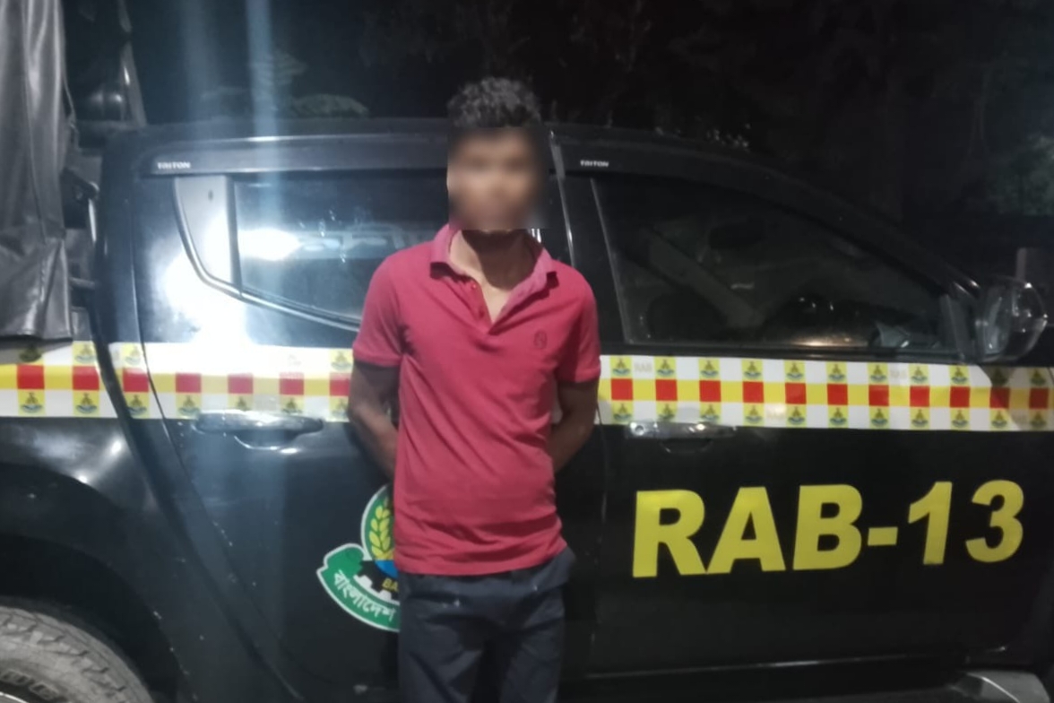 লালমনিরহাটে স্কুলছাত্রী ধর্ষণ মামলার প্রধান পলাতক আসামি গ্রেফতার