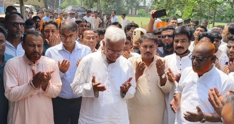 পাকা সড়ক নির্মাণ কাজের উদ্বোধন করলেন সমাজকল্যাণ  মন্ত্রী ডা.জাহিদ হোসেন এমপি