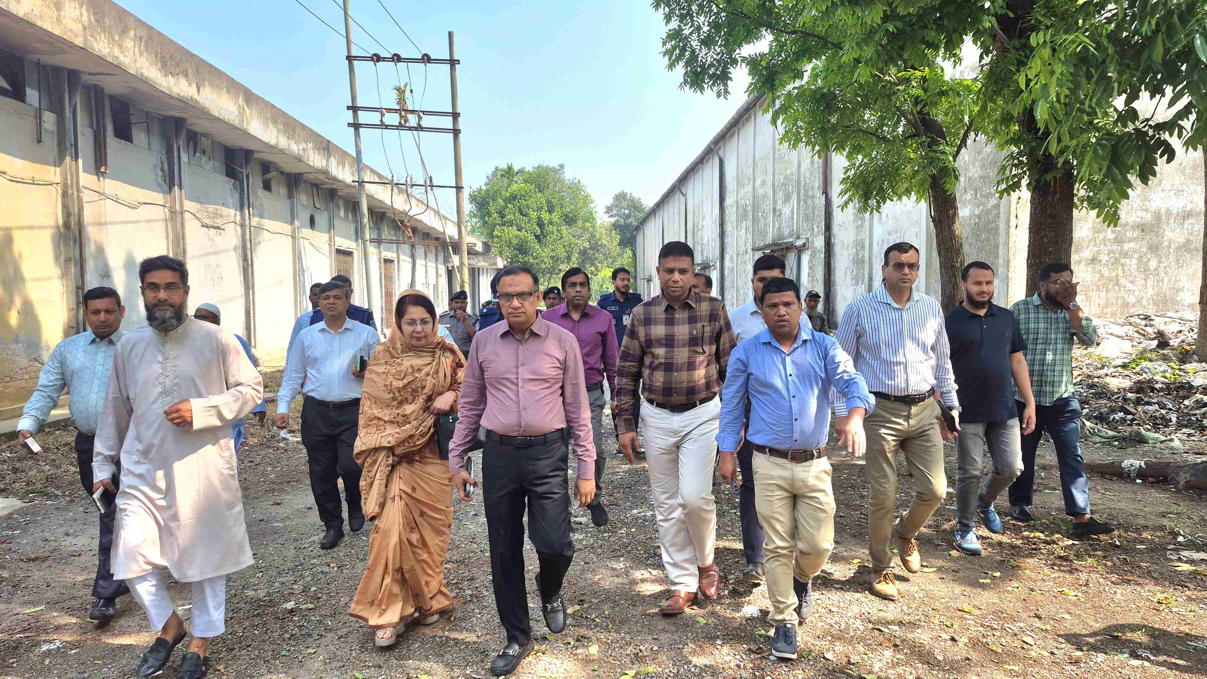 পর্যায়ক্রমে বন্ধ থাকা দেশের সব টেক্সটাইল ও জুট মিল চালু করা হবে: প্রতিমন্ত্রী শরীফুল ইসলাম