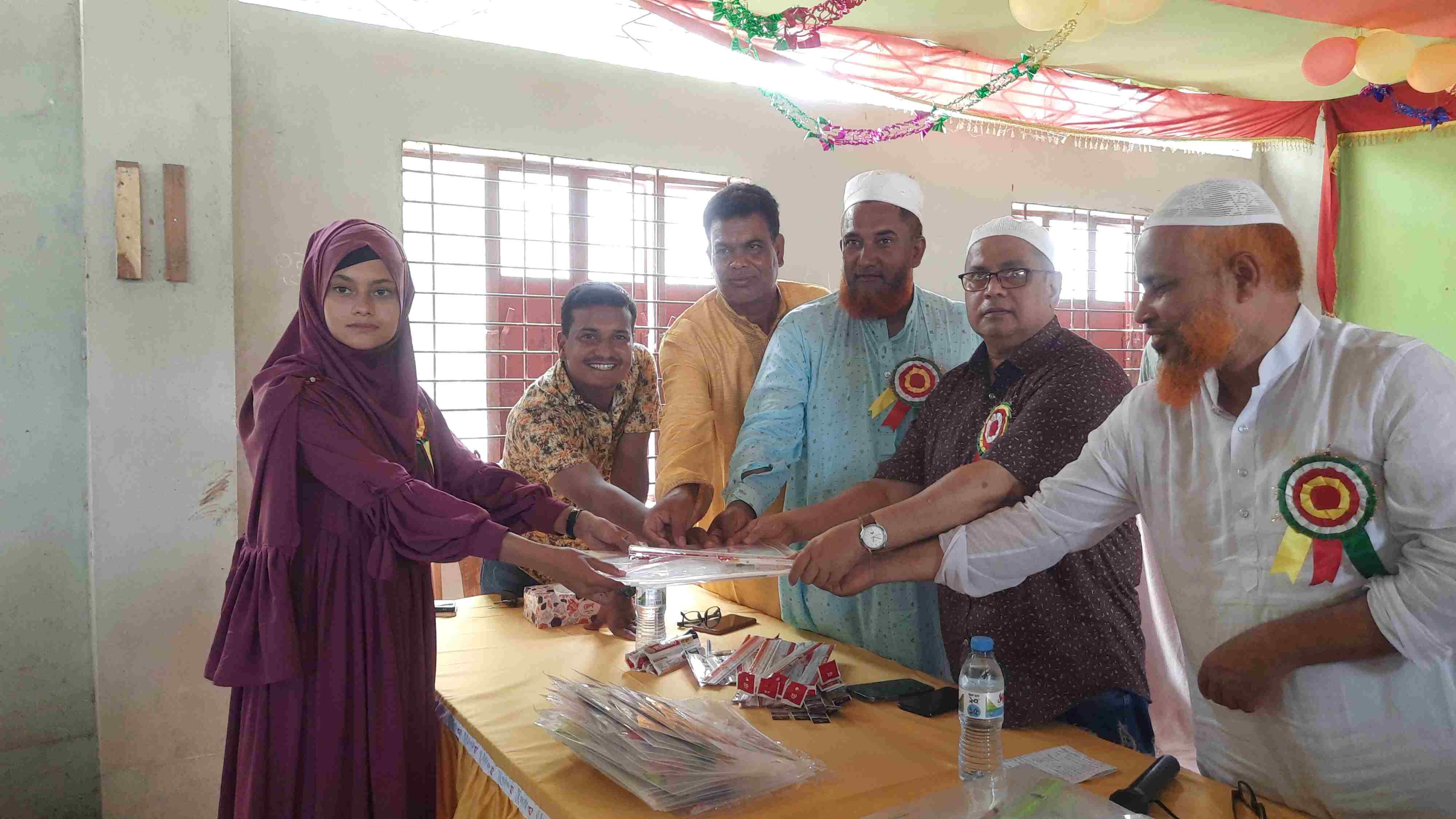 হিলিতে দাখিল পরীক্ষার্থীদের বিদায় ও ৬ষ্ঠ শিক্ষার্থীদের বরণ অনুষ্ঠান অনুষ্ঠিত