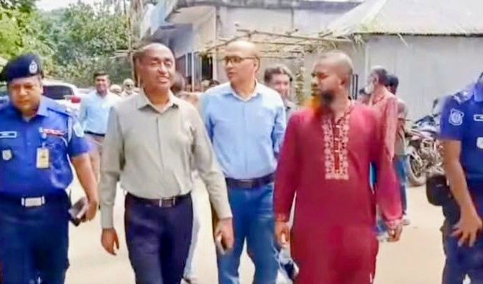 গোবিন্দগঞ্জে আইনমন্ত্রীর আকস্মিক সফর: তৃণমূলের মানুষের সঙ্গে এক আন্তরিক বিকেল