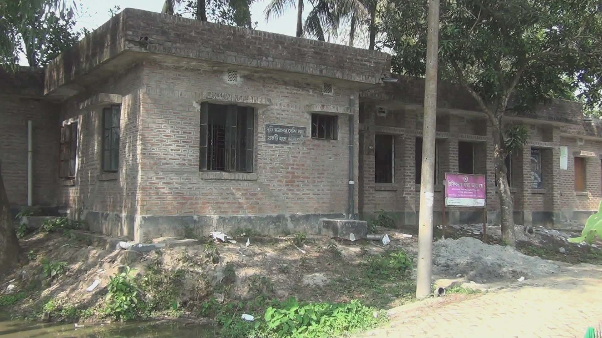 হিলিতে মুখ থুবড়ে পড়েছে পরিবার পরিকল্পনা সেবা