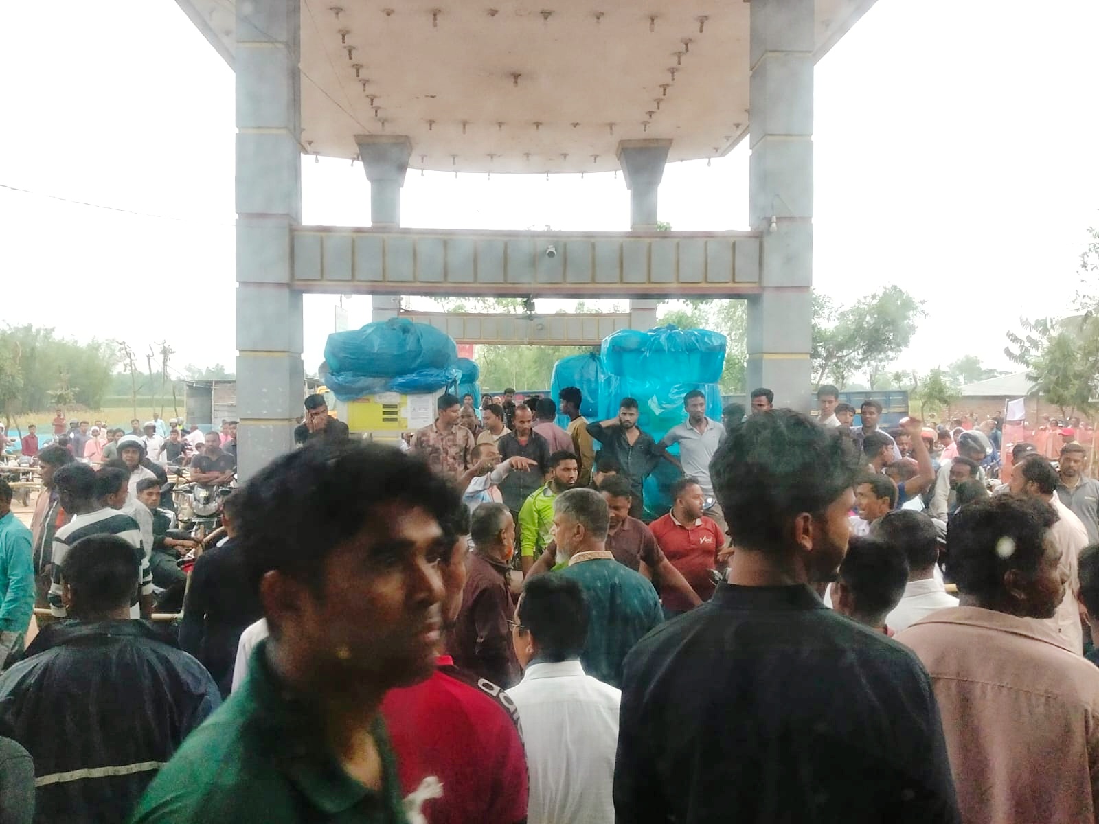 খানসামায় পাম্পে তেল নিতে গিয়ে স্ট্রোকে প্রাণ গেল মাসুদের