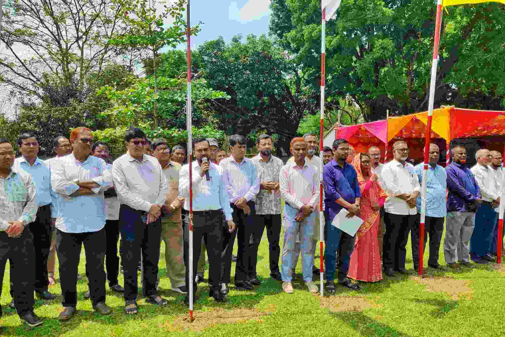 খানসামায় প্রাথমিক বিদ্যালয় গোল্ডকাপ ফুটবল টুর্নামেন্টের উদ্বোধন