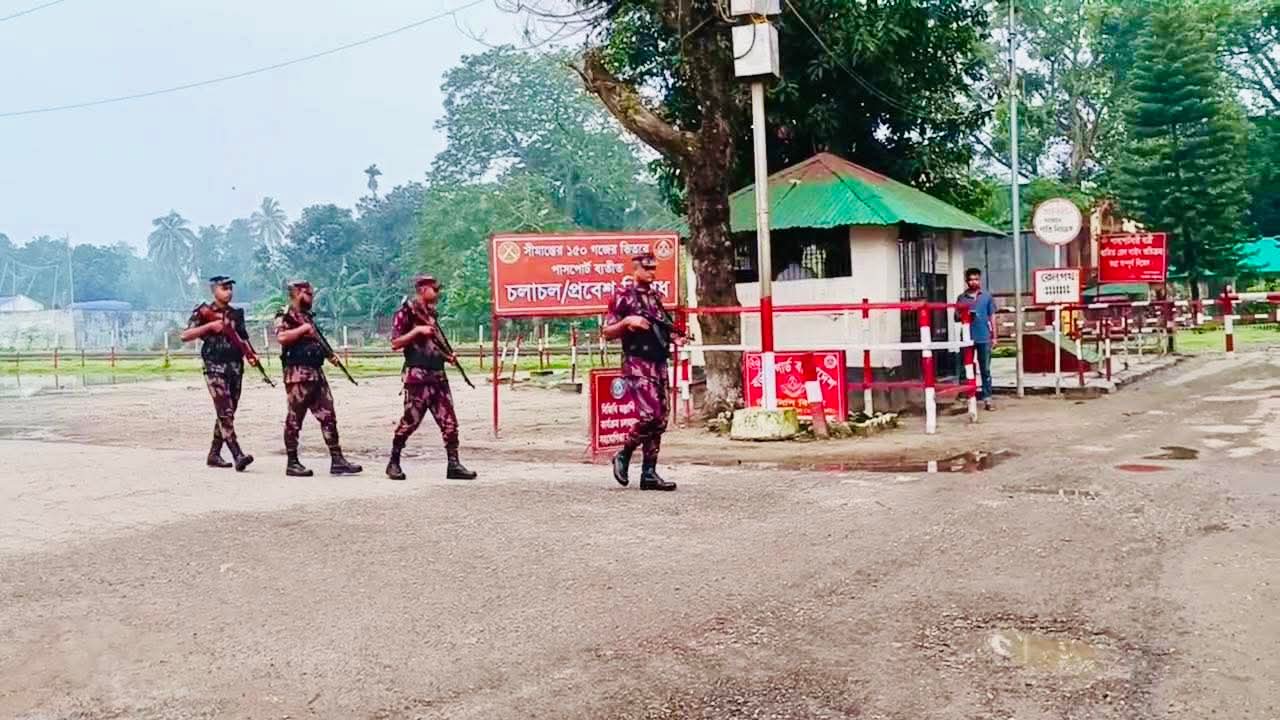অবৈধ অনুপ্রবেশ ঠেকাতে হিলি সীমান্তে সতর্ক অবস্থায় বিজিবি