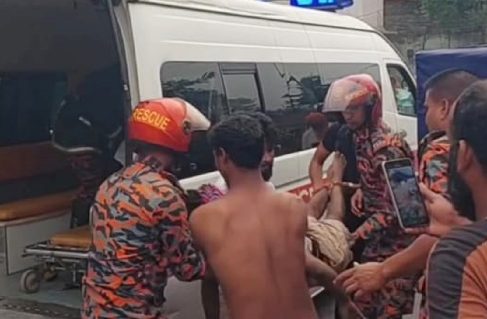 সড়ক দুর্ঘটনায় দুই বন্ধু নিহত