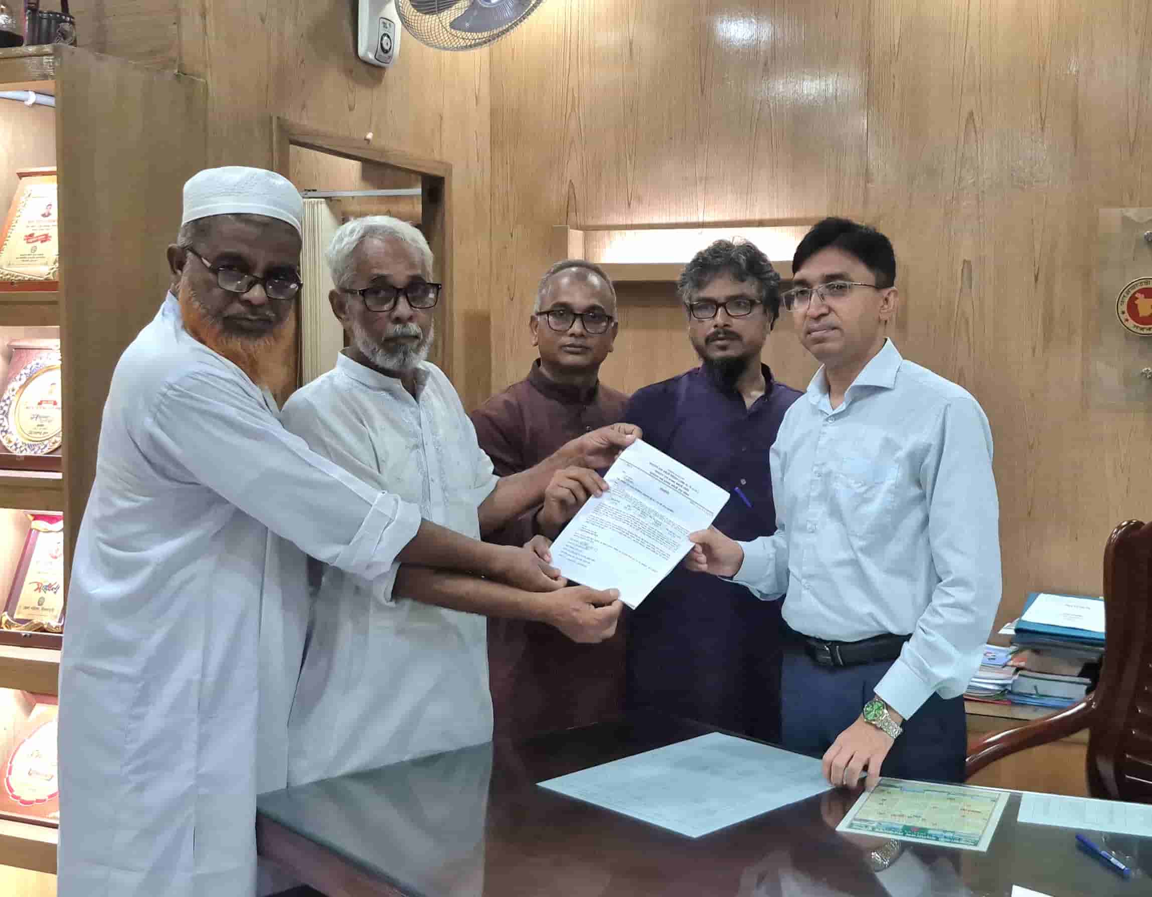দুই দফা দাবিতে নীলফামারীতে ডাক কর্মচারীদের স্মারকলিপি