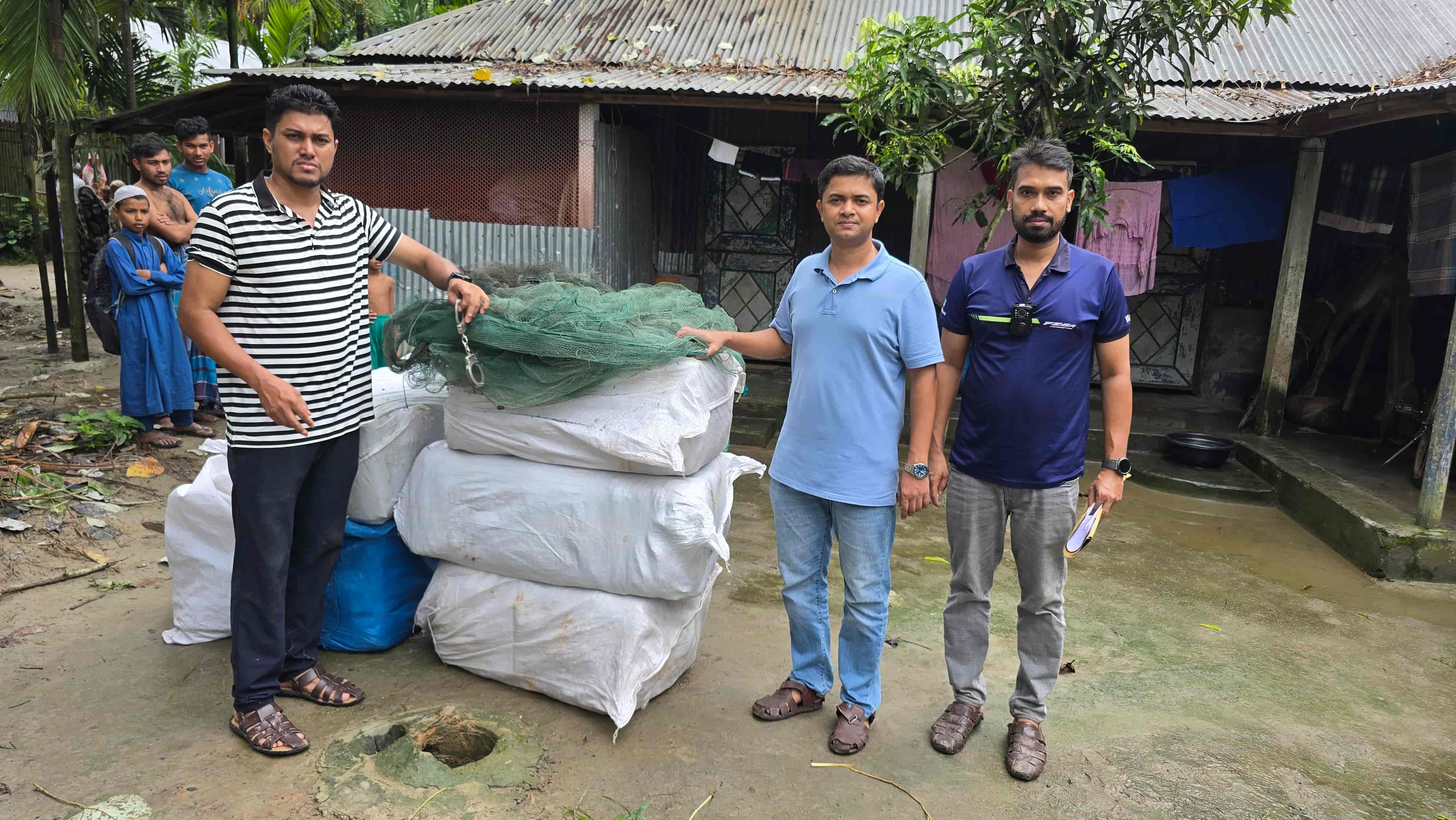 ভূরুঙ্গামারীতে পুলিশের অভিযানে ৩ কিলোমিটার নিষিদ্ধ চায়না দুয়ারি জাল জব্দ