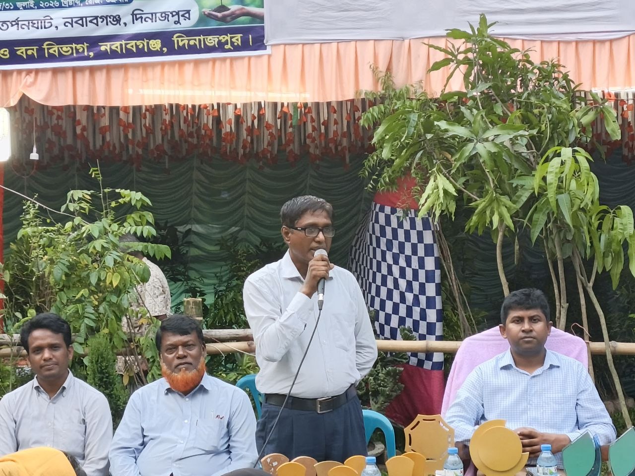 নবাবগঞ্জে তিন দিনব্যাপী বৃক্ষমেলার সমাপ্তি, শ্রেষ্ঠ তিন নার্সারিকে পুরস্কার