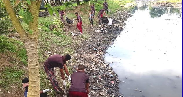 দিনাজপুরে খাল পরিষ্কার ও ড্রেজিংয়ে জনকল্যাণমূলক উদ্যোগ নিল বিজিবি