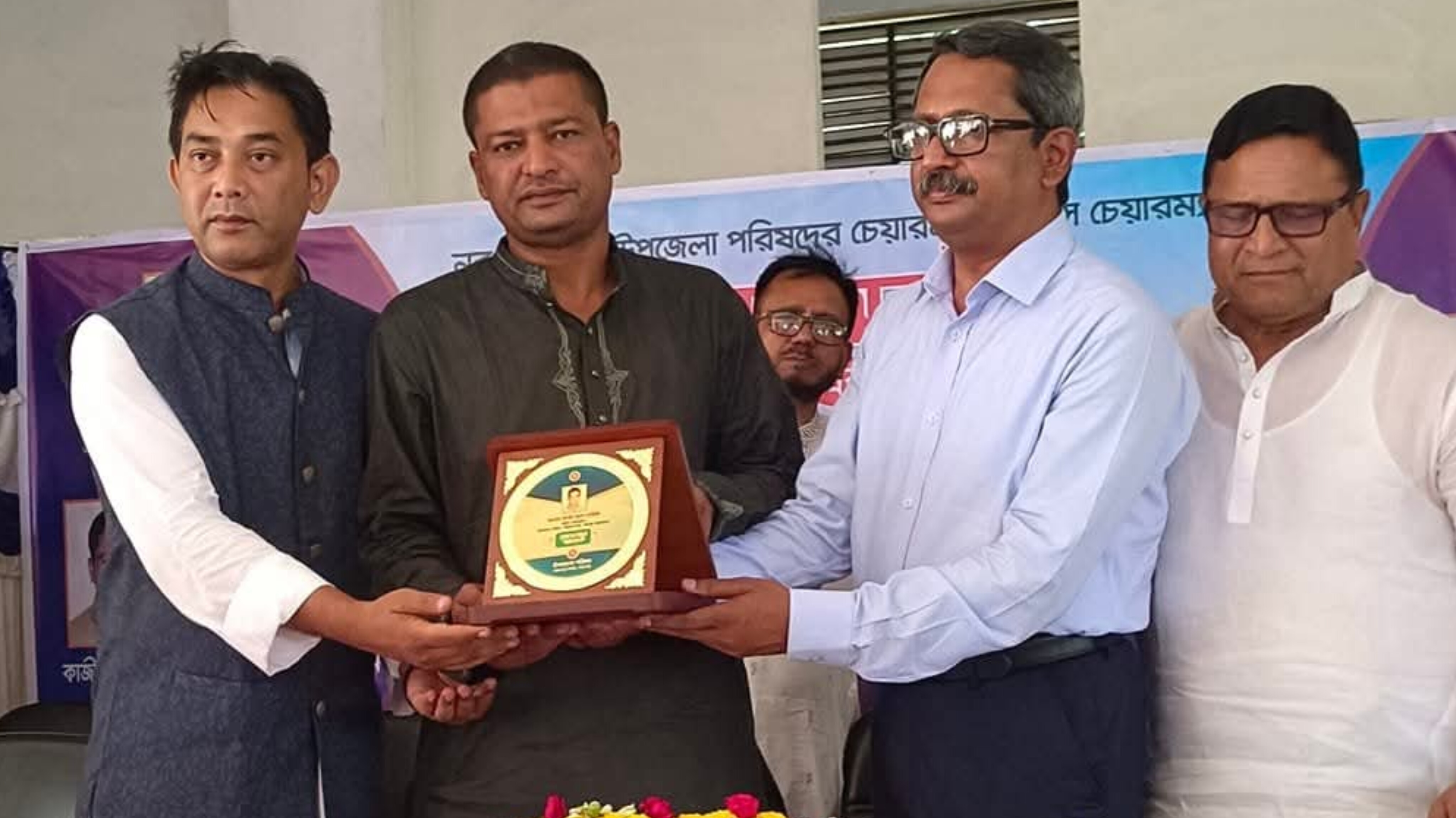 বিরামপুরে গ্রেপ্তার পঞ্চগড় পৌর আওয়ামী লীগ সভাপতি তারেক, জেলহাজতে প্রেরণ