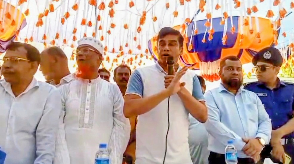 গাইবান্ধায় নদীভাঙন এলাকা পরিদর্শন করলেন প্রতিমন্ত্রী ফরহাদ হোসেন আজাদ