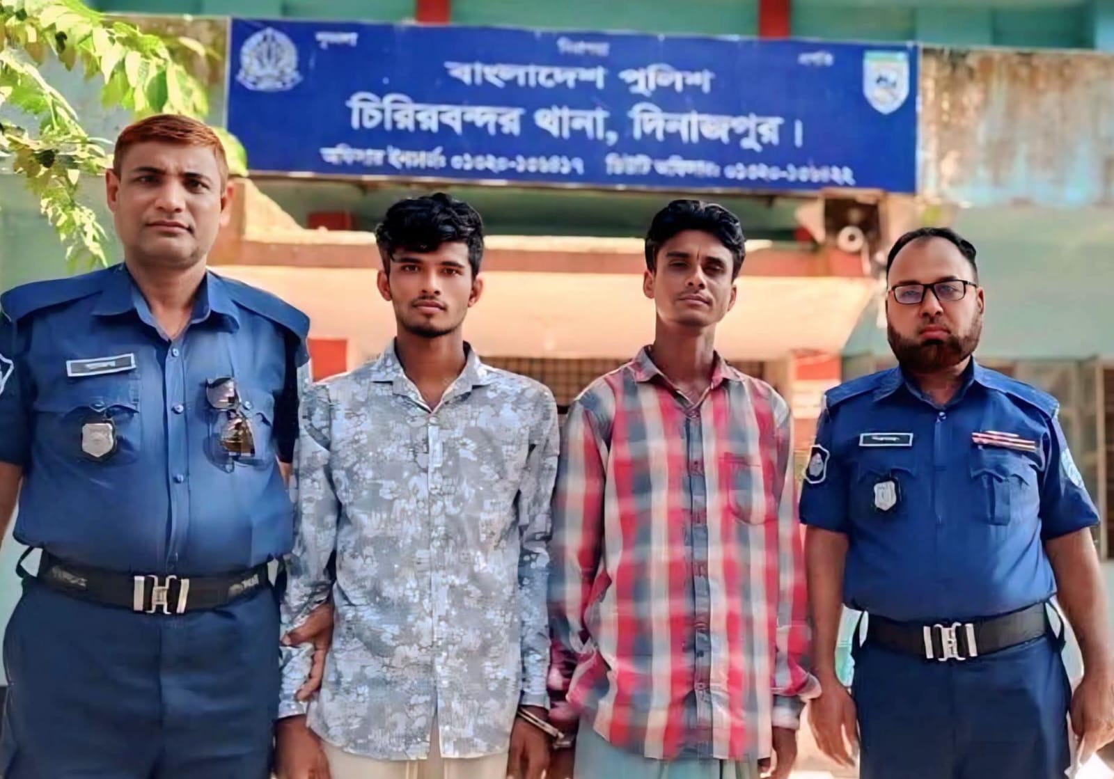 চিরিরবন্দরে ভ্রাম্যমান আদালতে আটক ২ যুবকের জেল জরিমানা।