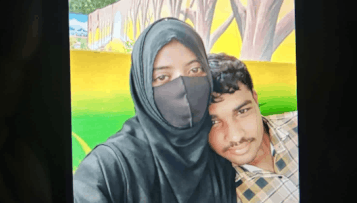 দিনাজপুরের ঘোড়াঘাটে বিয়ের দাবিতে প্রেমিকের বাড়িতে প্রেমিকার অনশন, নির্যাতনের অভিযোগ