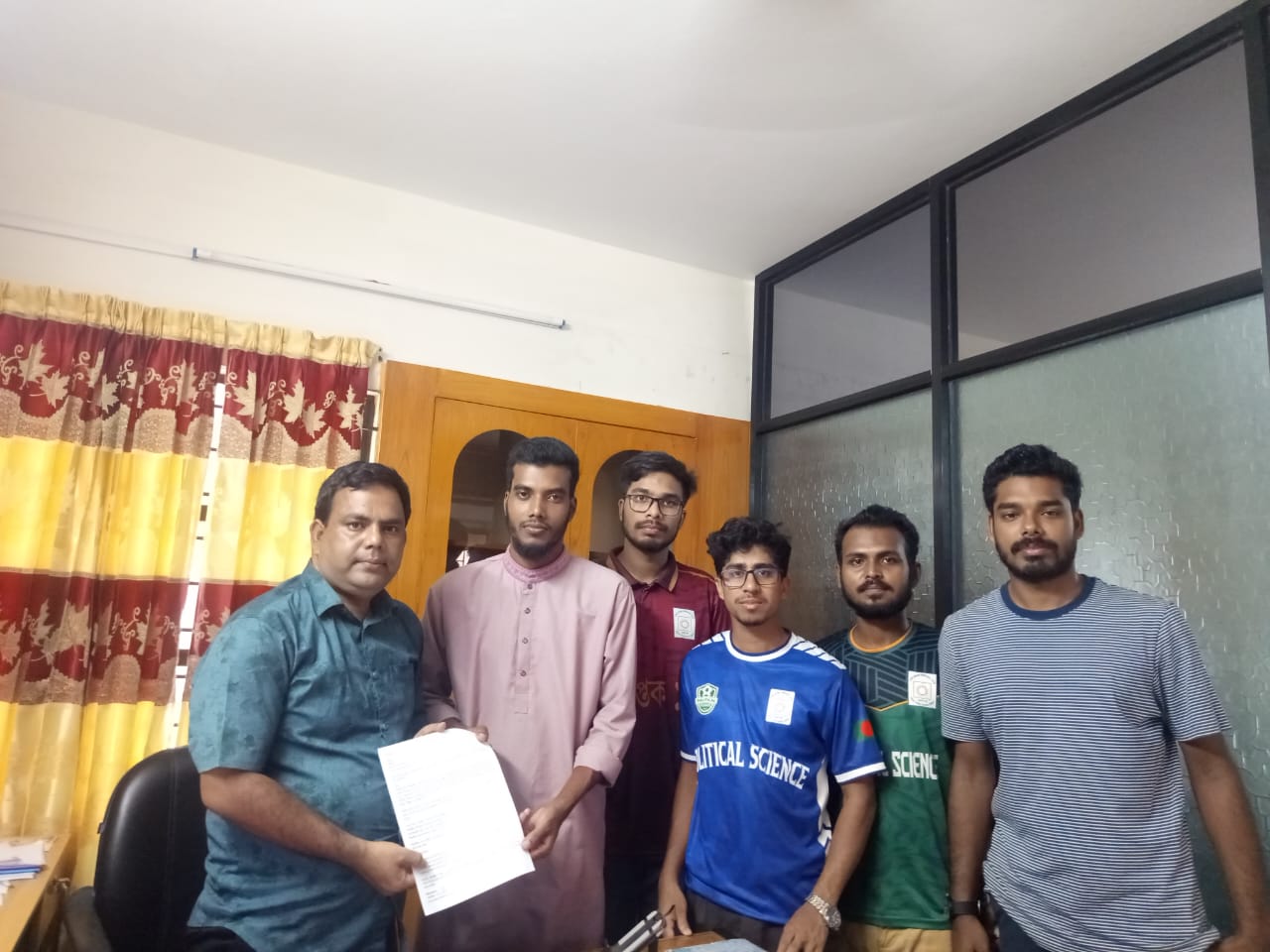 বেরোবিতে পাঁচ দফা দাবিতে শিবিরের নেতাকর্মীদের স্মারকলিপি
