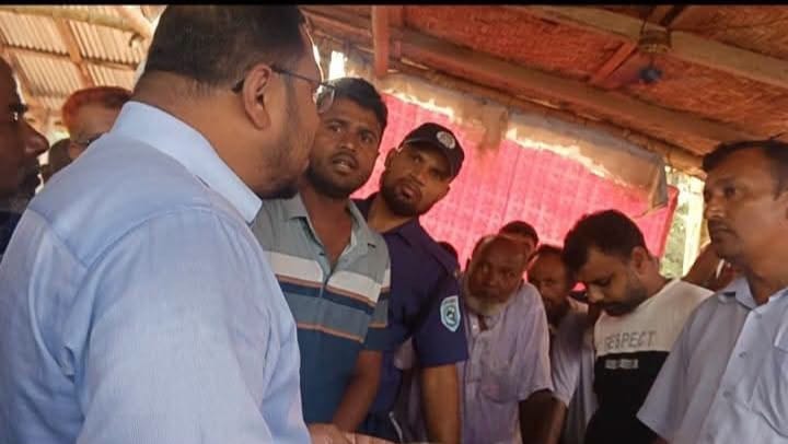 বোদা গরুর হাটে অতিরিক্ত টাকা আদায়ে, ইজারাদারকে ৫০ হাজার টাকা জরিমানা