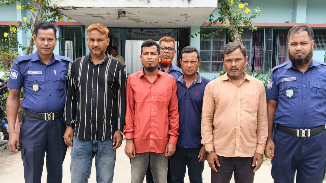 পঞ্চগড়ের দেবীগঞ্জে কর্মসূচিতে যাওয়ার পথে যুবলীগ নেতাসহ ৪ জন আটক