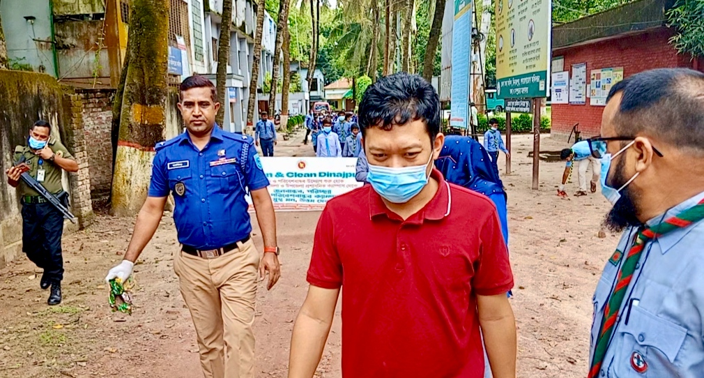হিলিতে নানা আয়োজনে 'গ্রীণ এন্ড ক্লিন দিনাজপুর' কর্মসূচি পালন