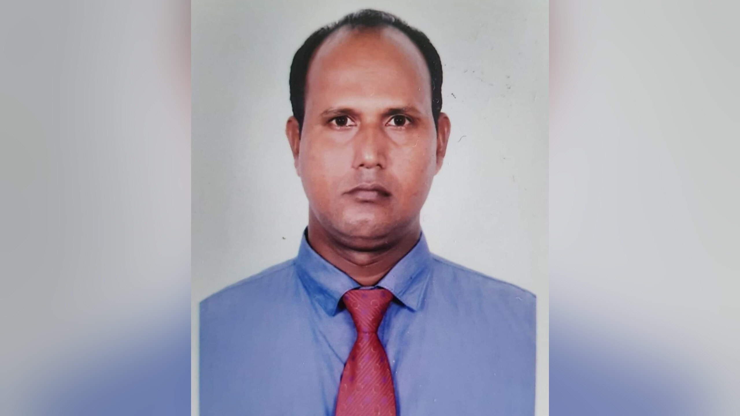 রাস্তার উপরে বালু-পাথর লোডের অভিযোগে বক্তব্য না দিয়ে তথ্য অধিকার আইনে আবেদন চাইলেন পরিবেশ কর্মকর্তা