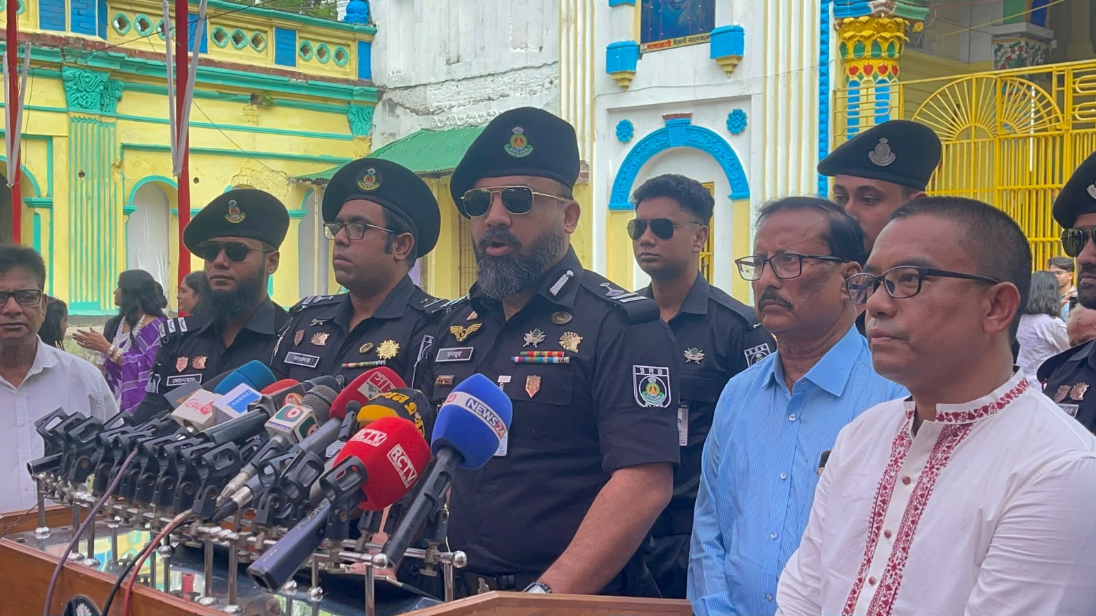 দিনাজপুরের ১২৬৩টি পূজামণ্ডপে এসআরবি-১৩-এর বিশেষ নিরাপত্তা