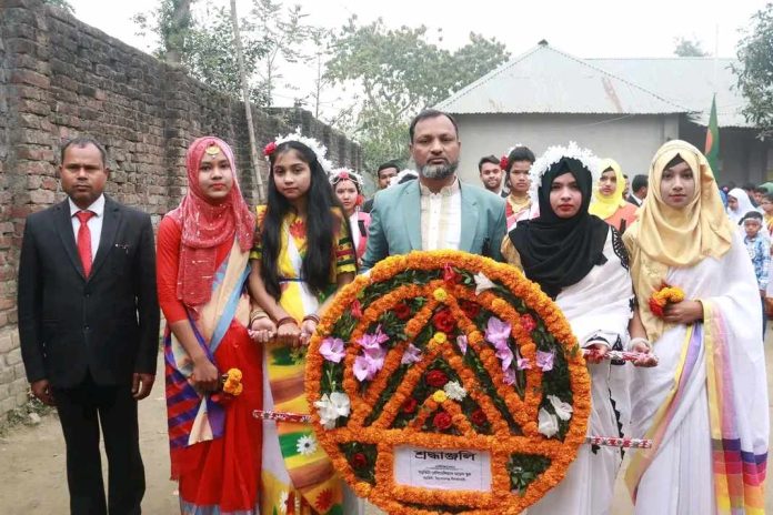 নীলফামারীতে কিন্ডারগার্টেনকে প্রতিষ্ঠিত করতে কলেজ প্রভাষক হতে চায় অধ্যক্ষ