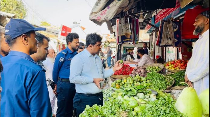 নিত্যপণ্যের দাম নিয়ন্ত্রণে রাখতে উপজেলা প্রশাসনের অভিযান