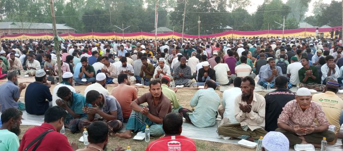 ঘোড়াঘাটে সীরাতে মুস্তাকিমের সৌজন্যে ইফতার মাহফিল অনুষ্ঠিত